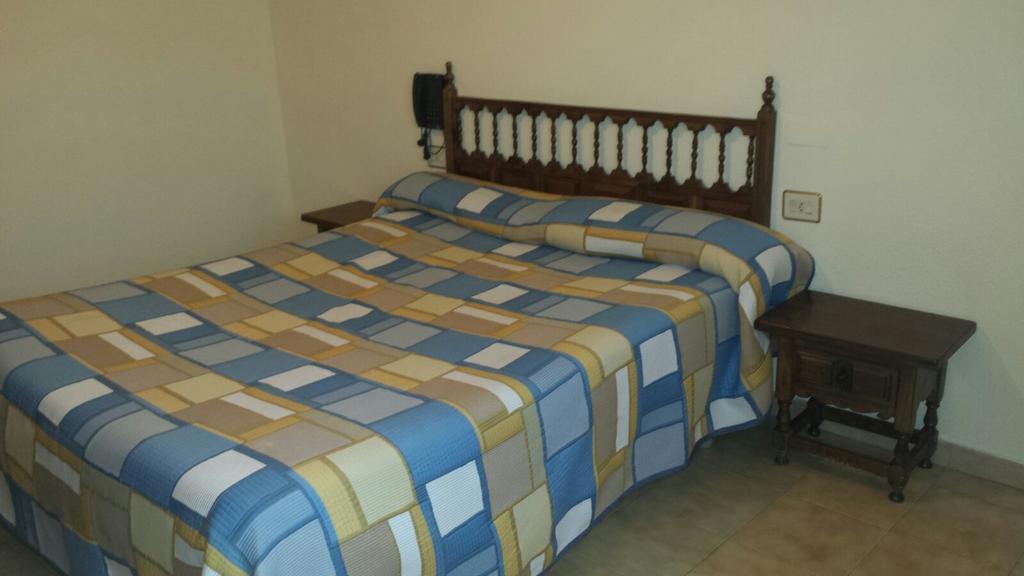 Hostal Botafumeiro Mota del Marqués 外观 照片